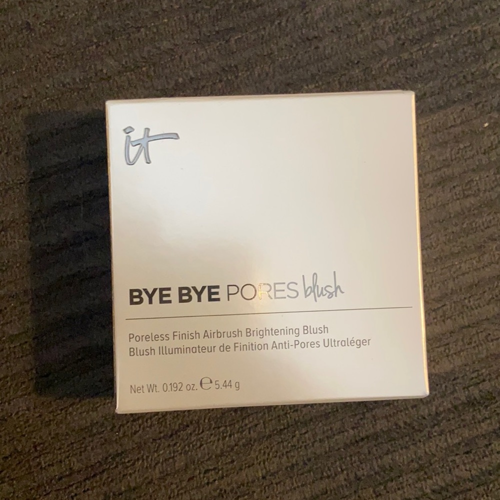 Bye bye pores blush it cosmetics